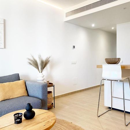 פואנגירולה Fantastic Apartment In The Wave Just Steps From Carvajal Beach - Pool And Free Parking מראה חיצוני תמונה