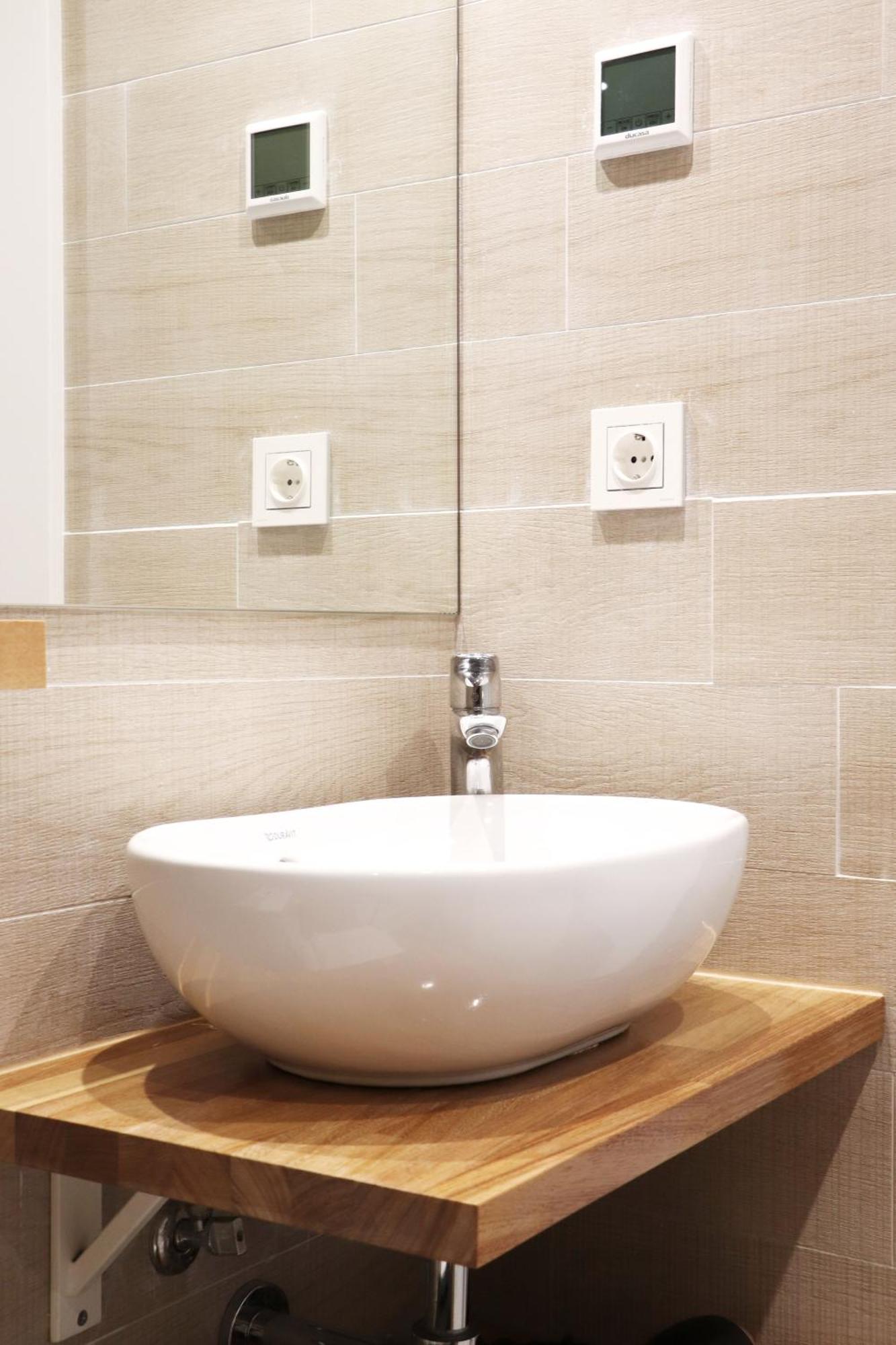 פואנגירולה Fantastic Apartment In The Wave Just Steps From Carvajal Beach - Pool And Free Parking מראה חיצוני תמונה