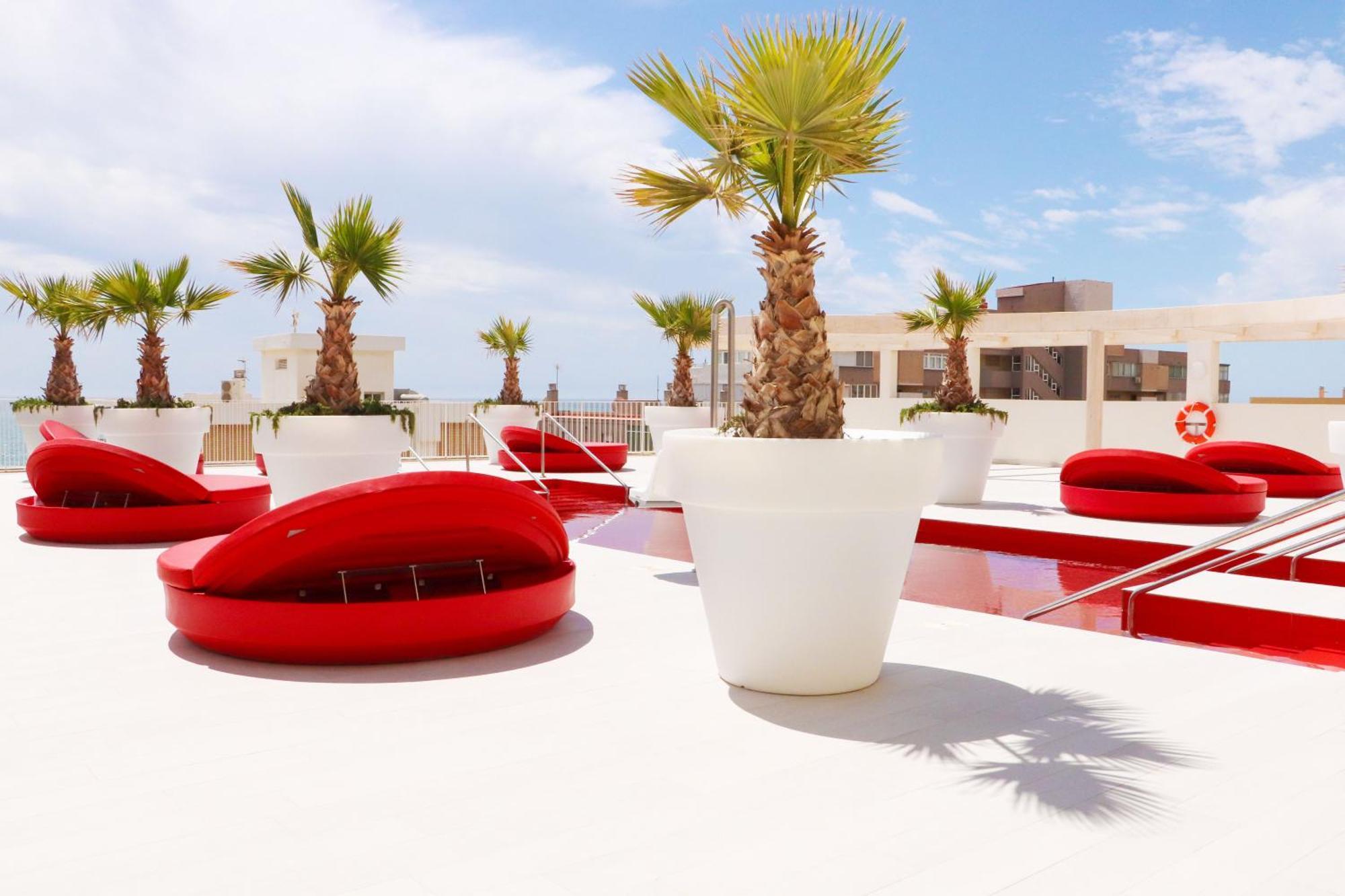פואנגירולה Fantastic Apartment In The Wave Just Steps From Carvajal Beach - Pool And Free Parking מראה חיצוני תמונה